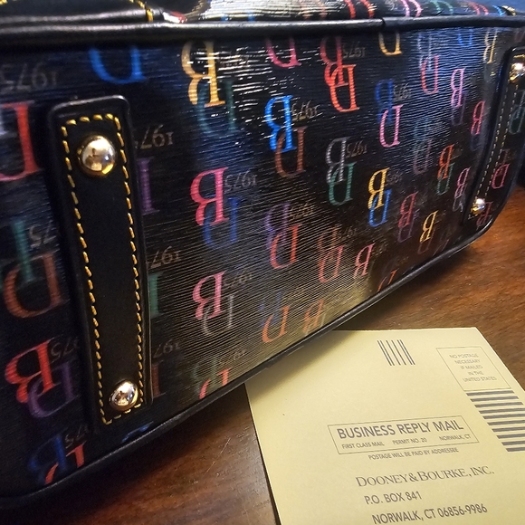 Dooney & Bourke - Picture 11 of 13